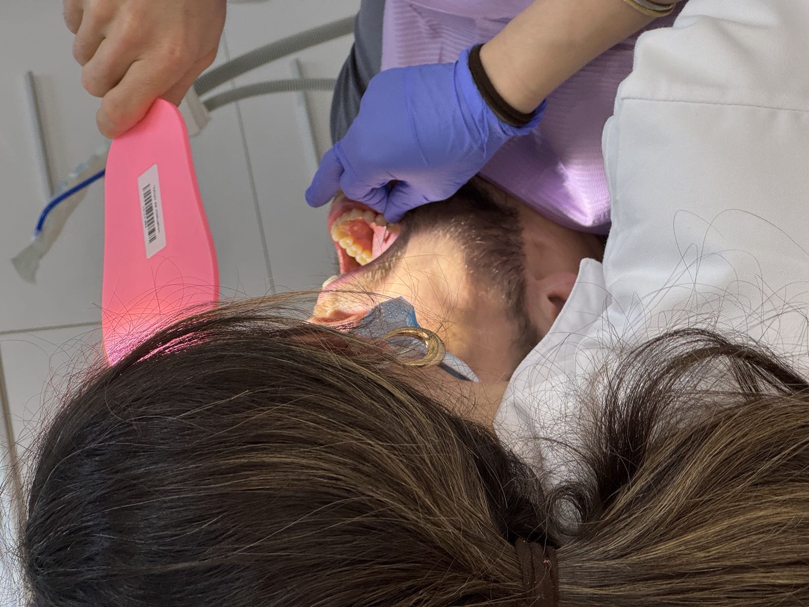 Examen patient au cabinet Maryam Chikhaoui